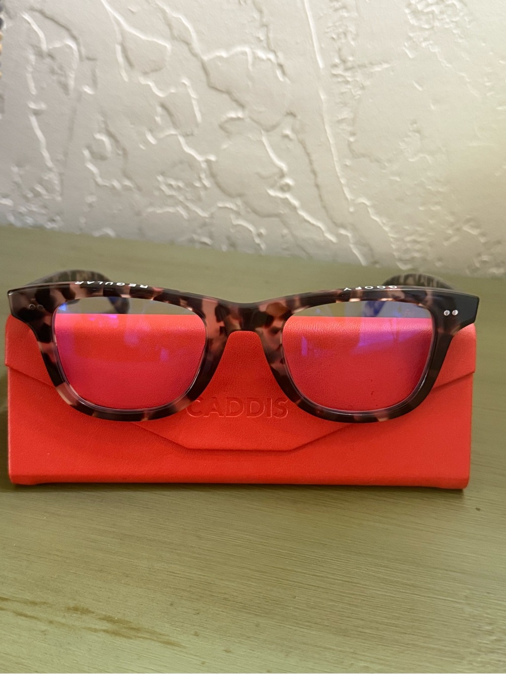 Caddis Porgy Backstage Blue light non prescription glasses in Gloss Turtledove